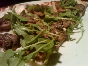 mushroom-goatcheese-flatbread-pizza